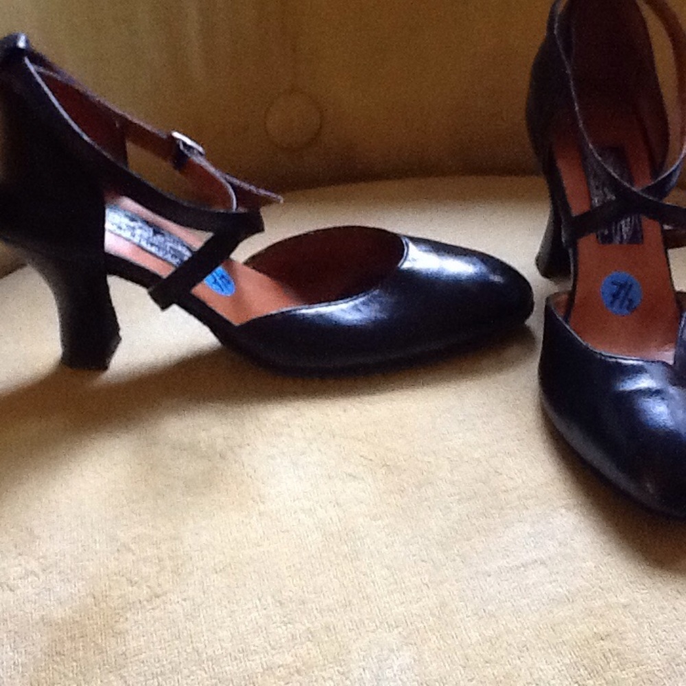 Black dancing shoe